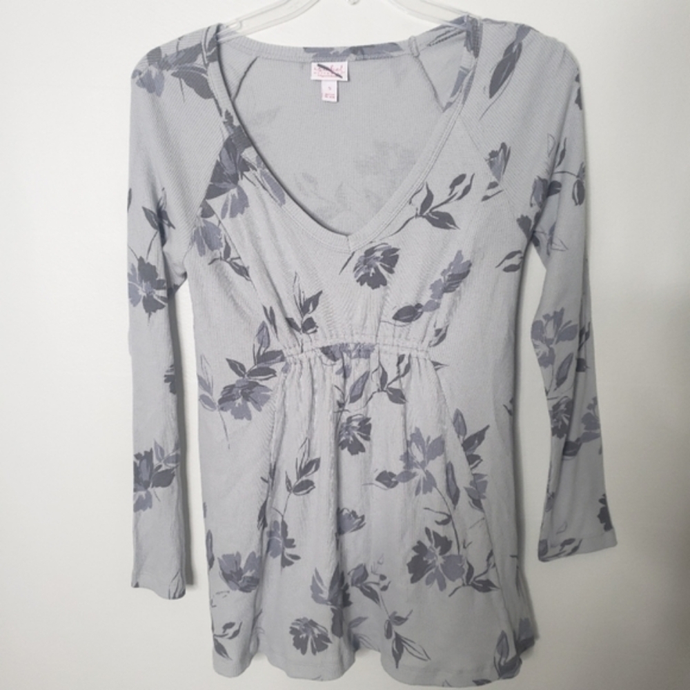 Isabel Maternity Top Waffle Knit Gray Floral Print Long Sleeve Size Small NWOT